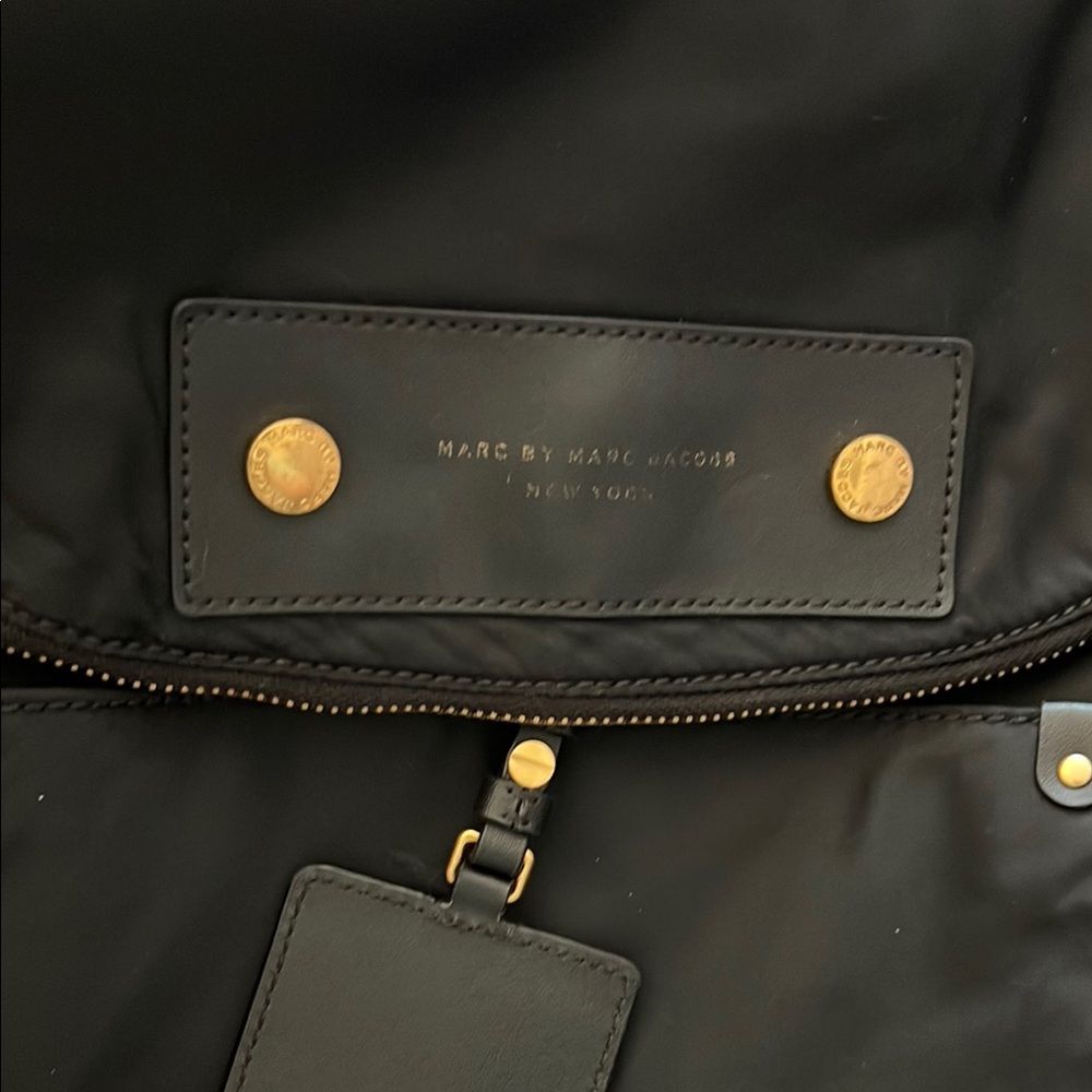 Marc By Marc Jacobs Black Shoulder Bag with Adjustable Strap and Flap Closure - Picture 3 of 6